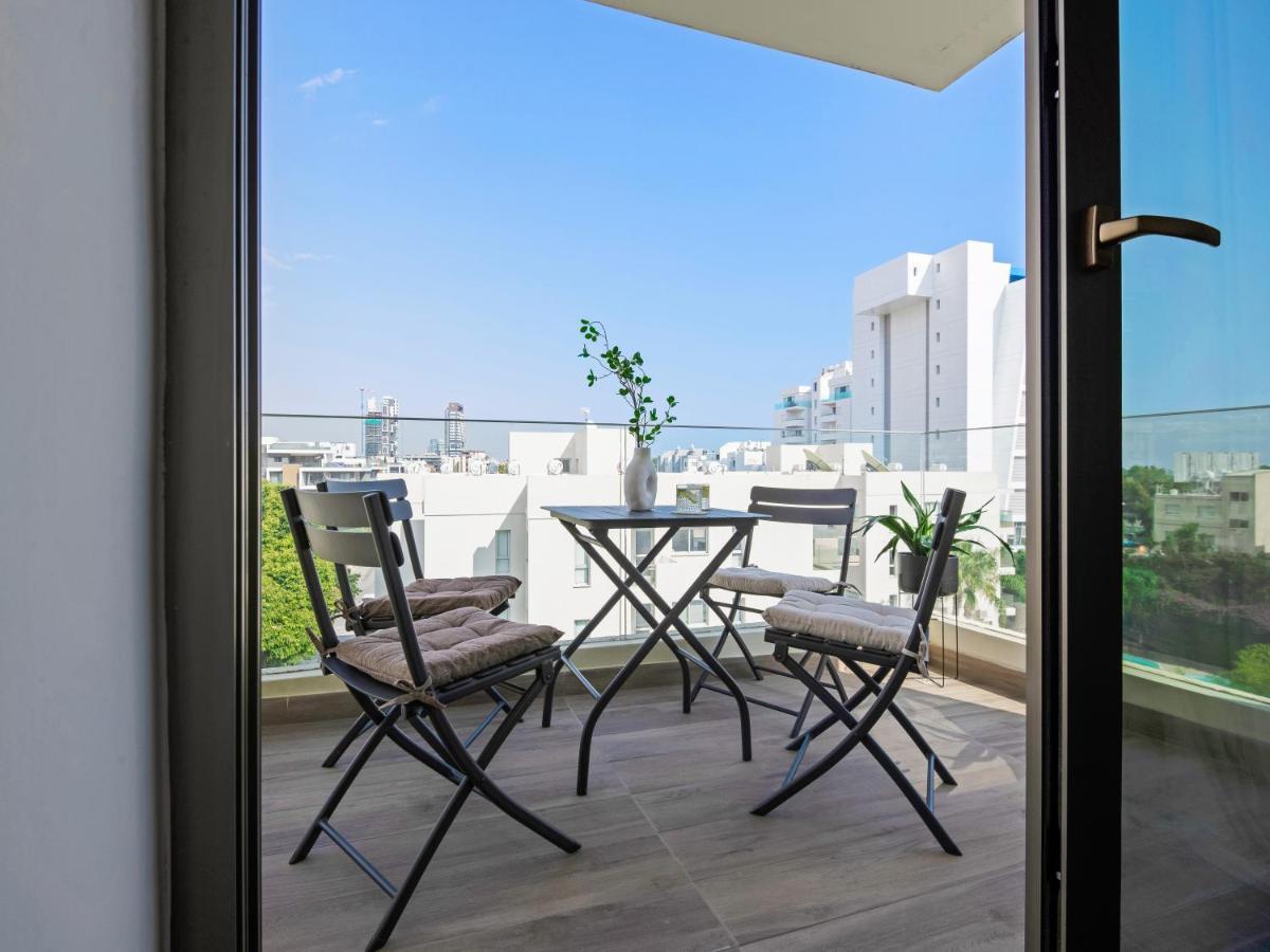 Sanders Evolution Apartment Limassol Ngoại thất bức ảnh